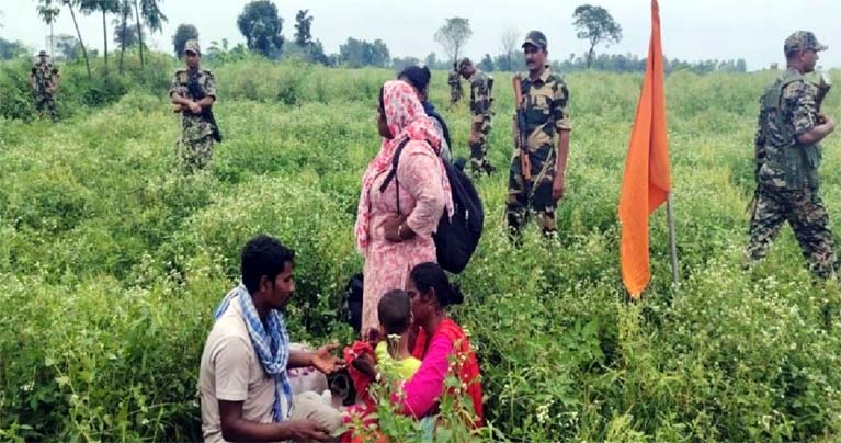 অন্যায়ভাবে বহু নারী-শিশুকে বাংলাদেশ সীমান্তে ঠেলে দিচ্ছে বিএসএফ