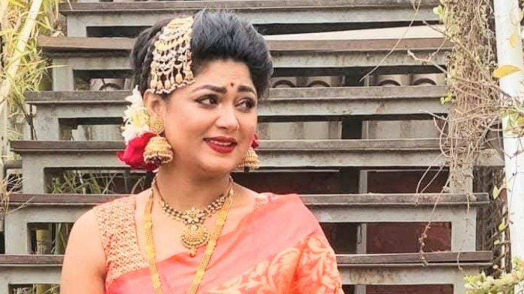 মা হতে চলেছেন মৌসুমী, জানালেন বিয়ের খবরও