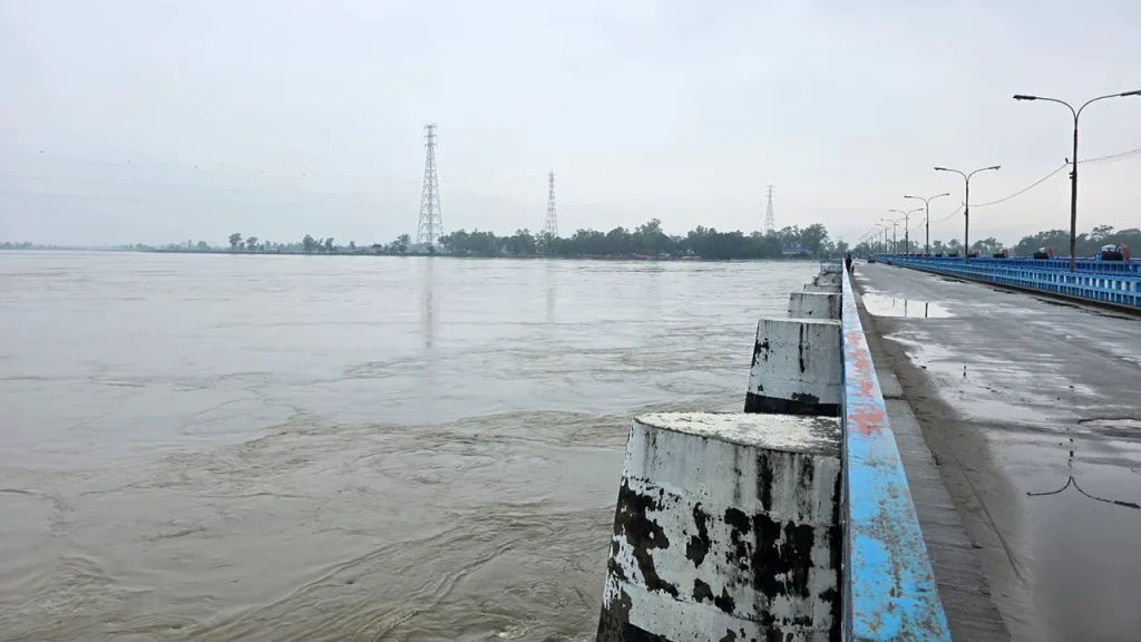 উত্তর-পূর্বাঞ্চলের বন্যা পরিস্থিতি অবনতি হচ্ছে, পানি বিপৎসীমার ওপরে