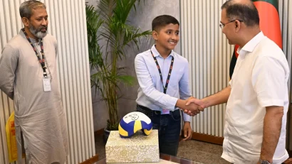 ভুবনভোলানো হাসির সেই তাহসিন এবার প্রধানমন্ত্রীর কার্যালয়ে