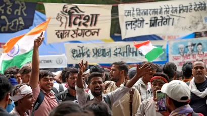 আন্দোলন প্রত্যাহার করল ককরোচ পার্টি