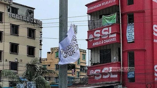 হঠাৎ ‘কালেমার পতাকার’ জোয়ার নিয়ে বিতর্ক