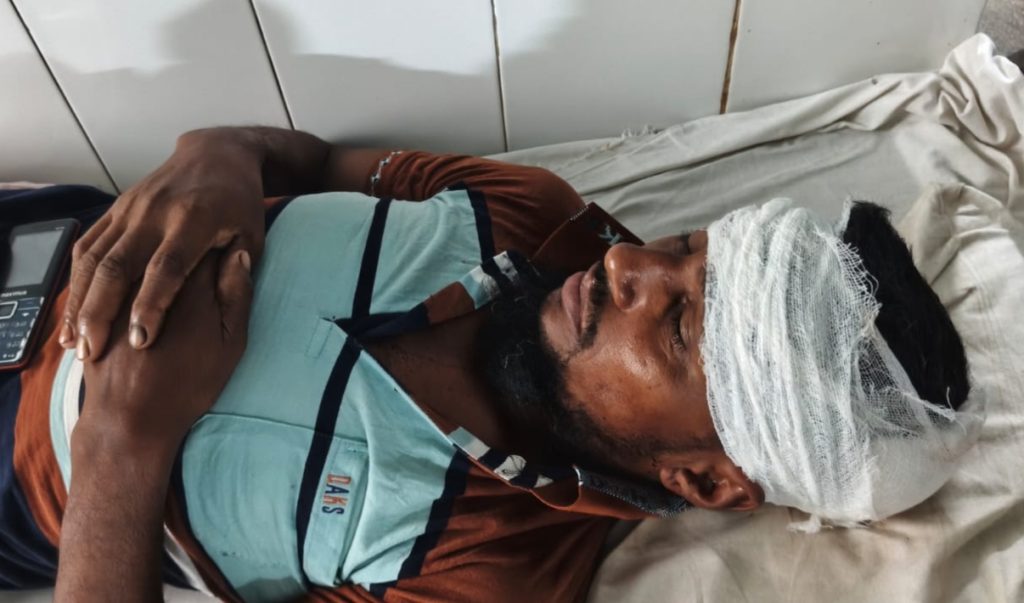 সাপাহারে তুচ্ছ ঘটনাকে কেন্দ্র করে দম্পতিকে পিটিয়ে জখম, থানায় অভিযোগ