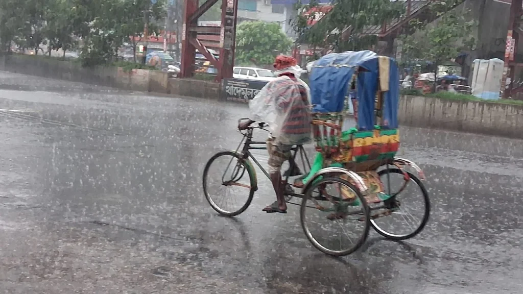 নতুন লঘুচাপে সারা দেশে বাড়বে বৃষ্টি