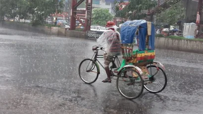 নতুন লঘুচাপে সারা দেশে বাড়বে বৃষ্টি
