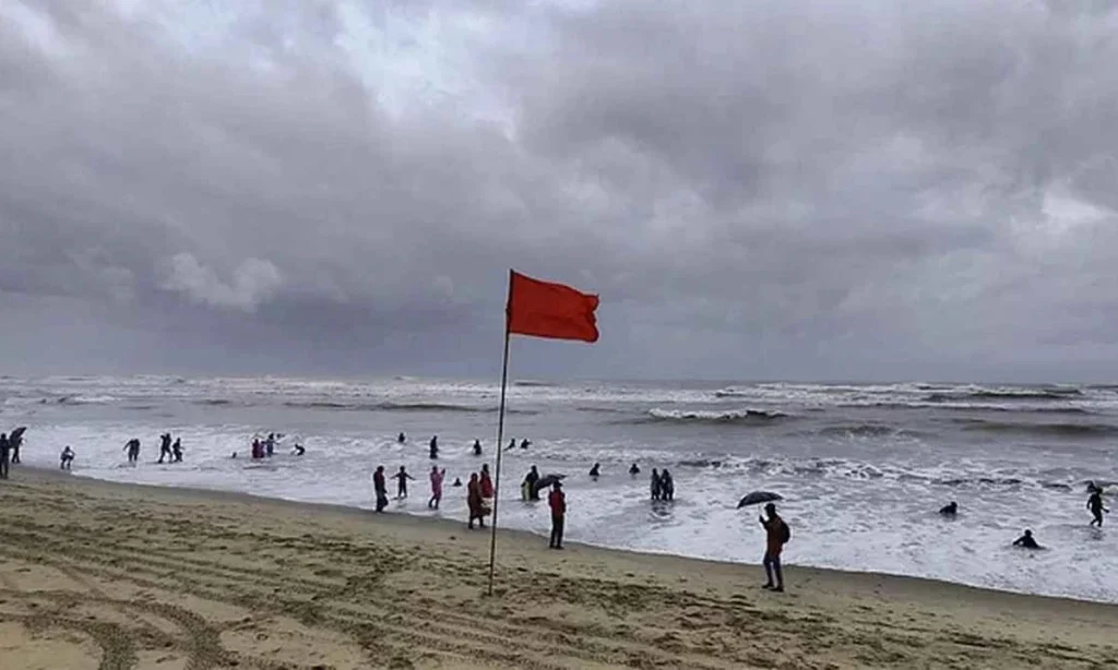 সমুদ্রবন্দরে ৩ নম্বর সতর্কসংকেত
