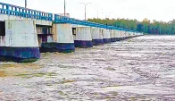 উত্তরাঞ্চলে ধেয়ে আসছে ভারতীয় ঢল, বন্যার আতঙ্কে মানুষ