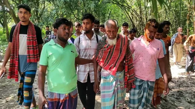 বাংলাদেশি কৃষককে বিএসএফ ধরে নেওয়ার পর দুই ভারতীয়কে ধরে আনেন গ্রামবাসী