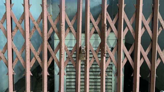 অবহেলায় পড়ে আছে লাখ লাখ টাকার জেনারেটর, বিদ্যুৎ না থাকলে ব্যাহত ল্যাব-ক্লাস