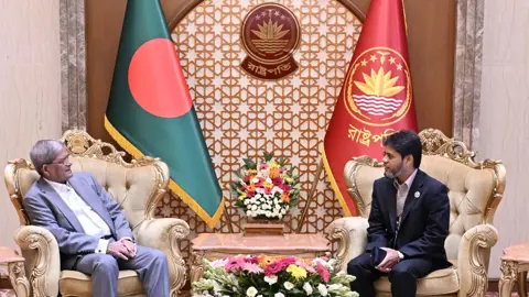 বাস্তবসম্মত ও কর্মমুখী শিক্ষাদানে বিশেষ জোর দিতে হবে: রাষ্ট্রপতি