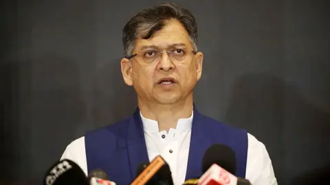 সংখ্যালঘু নয়, নাগরিক পরিচয়েই সবাই সমান: স্বরাষ্ট্রমন্ত্রী