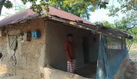 সাপাহারে জরাজীর্ণ মাটির মসজিদে নামাজ আদায়ে ভোগান্তি, সংস্কারের দাবি