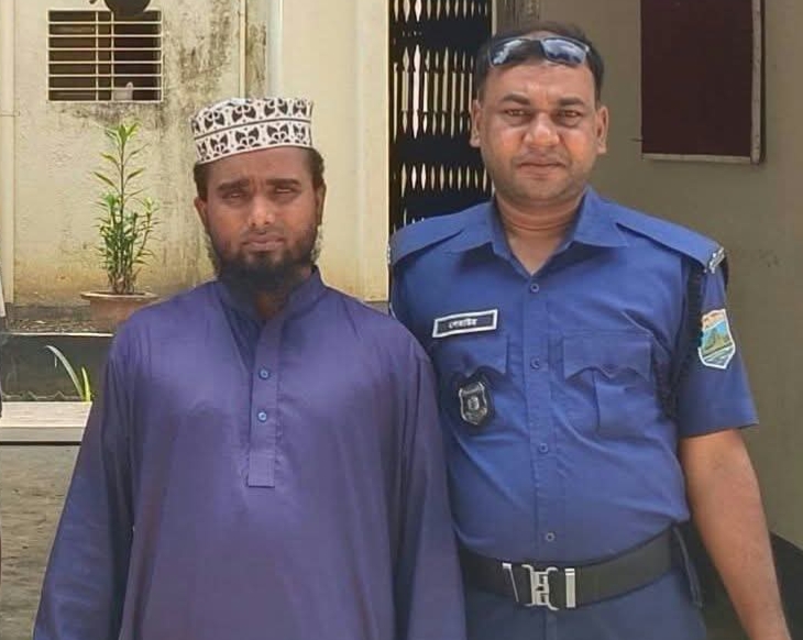 সাপাহারে হাফেজিয়া মাদ্রাসা ছাত্রীকে যৌন নিপীড়নের চেষ্টা, পরিচালক গ্রেপ্তার